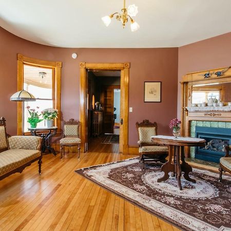 Reynolds House Inn Barre Экстерьер фото