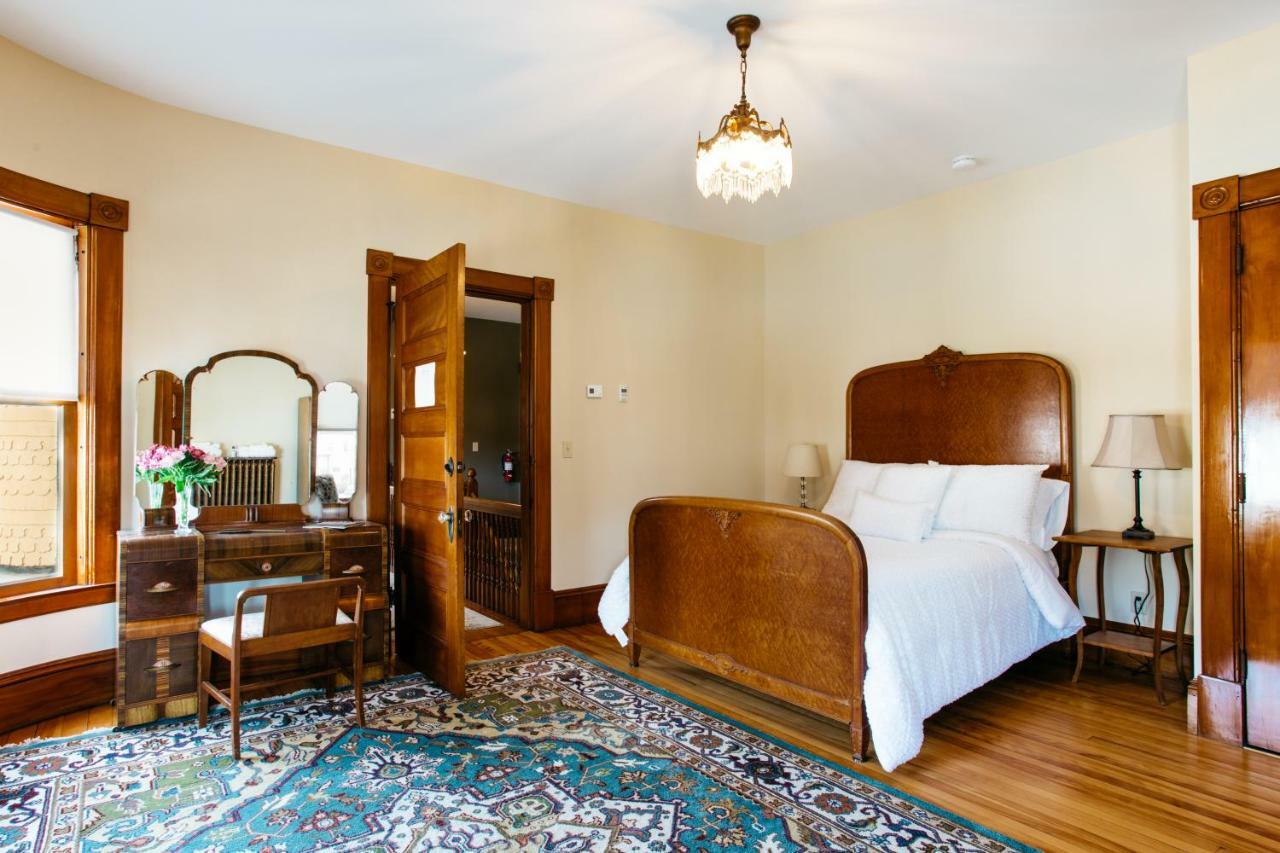 Reynolds House Inn Barre Экстерьер фото