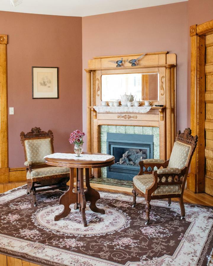 Reynolds House Inn Barre Экстерьер фото