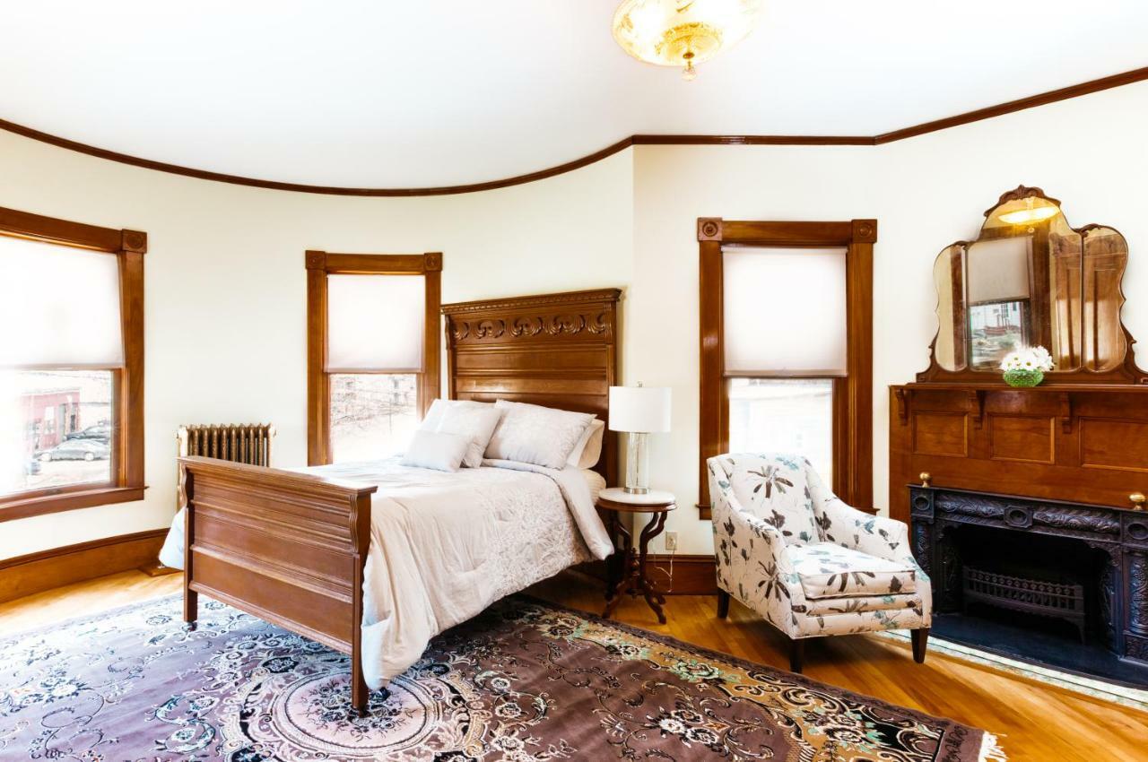 Reynolds House Inn Barre Экстерьер фото